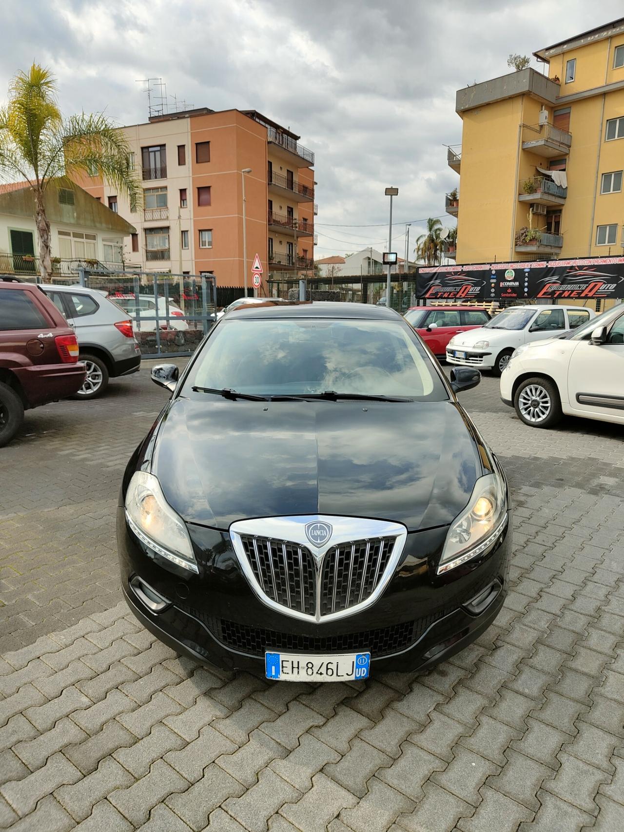 Lancia Delta 1.6 MJT diesel Gold