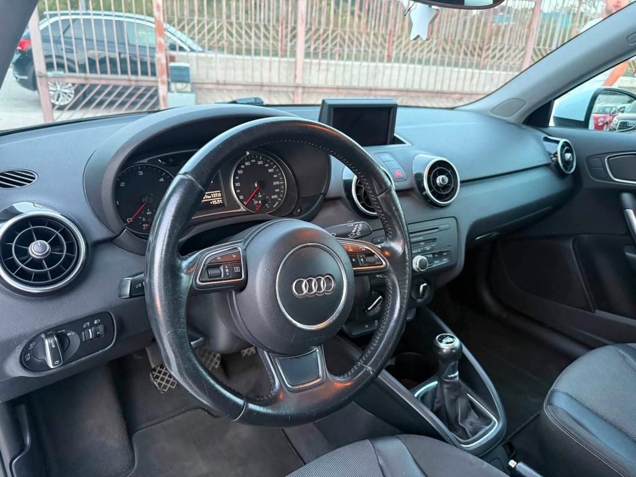Audi A1 1.6 TDI 90CV -3 PORTE-