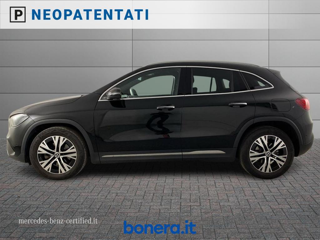 Mercedes GLA 180 180 D Progressive Advanced Plus 8G-DCT