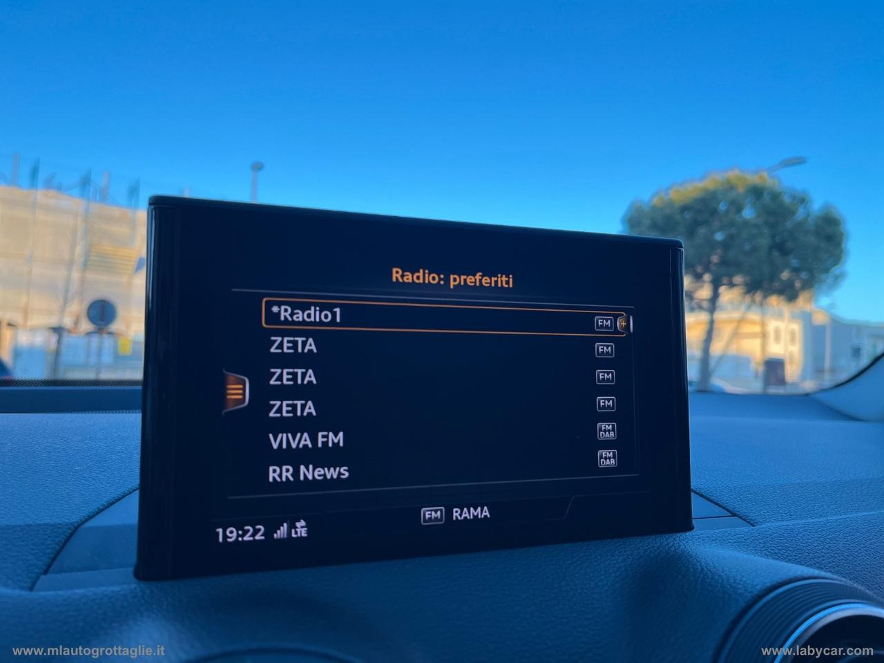 AUDI Q2 30 TDI S tronic Business Design