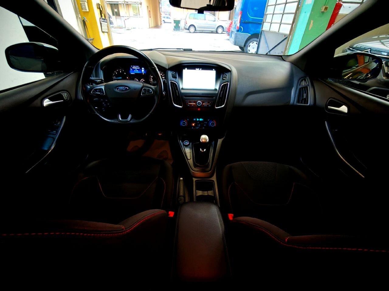 Ford Focus 1.5 TDCi ST-Line 120cv Euro 6B