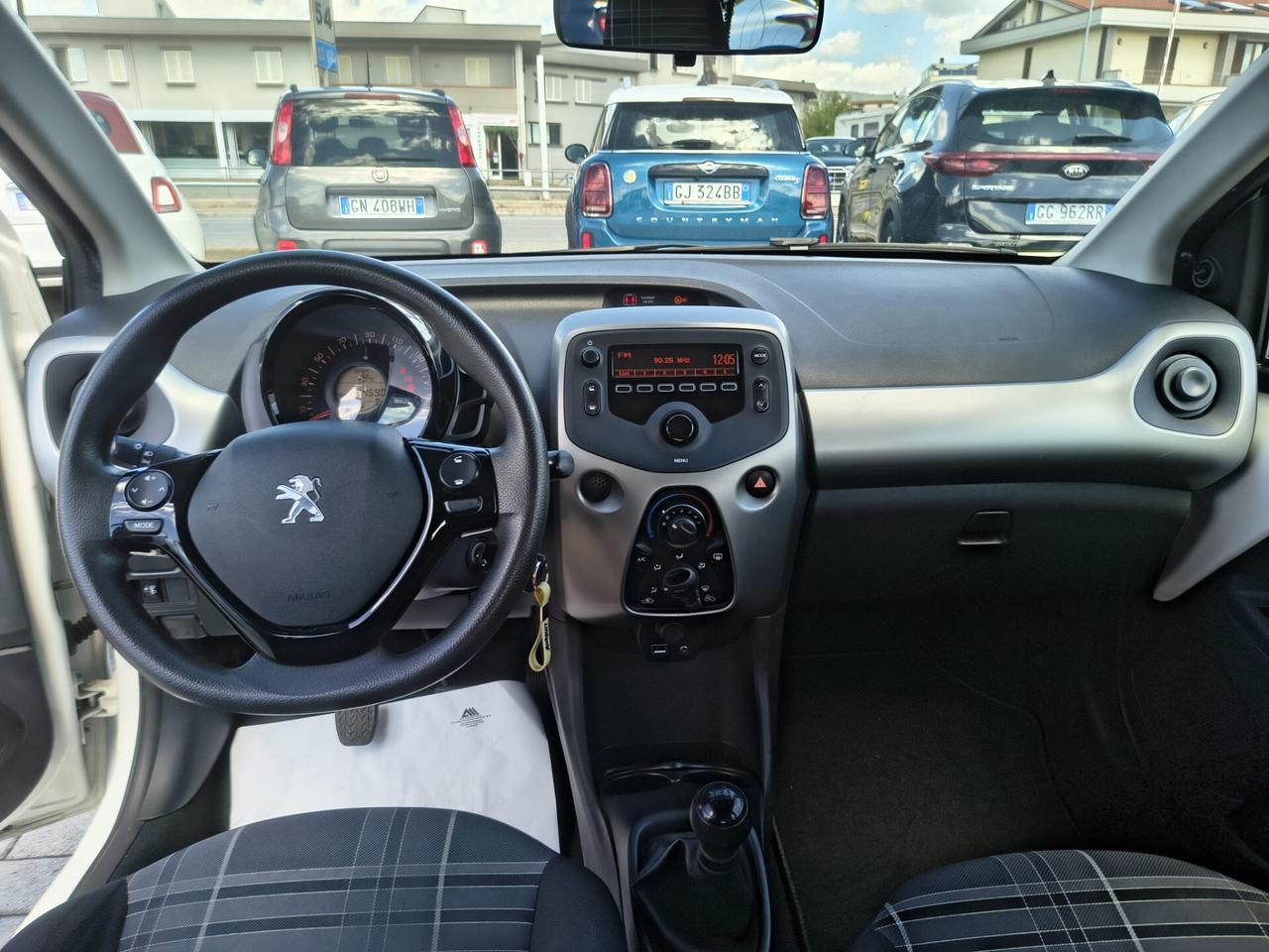 Peugeot 108 1.0 benzina 5 porte *GARANZIA 24 MESI*