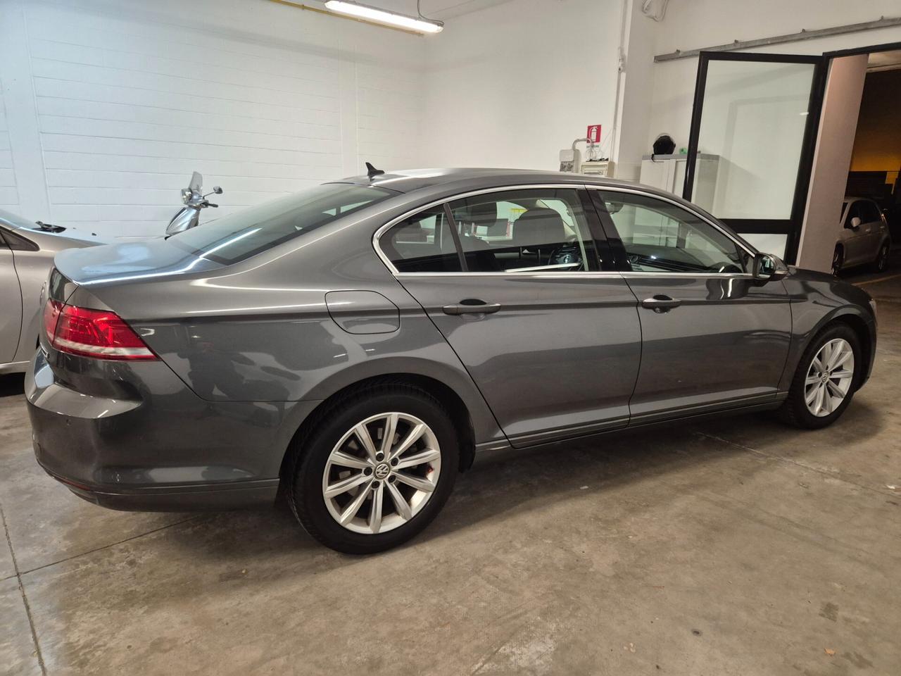 Volkswagen Passat 1.6 TDI DSG Comfortline BlueMotion Technology