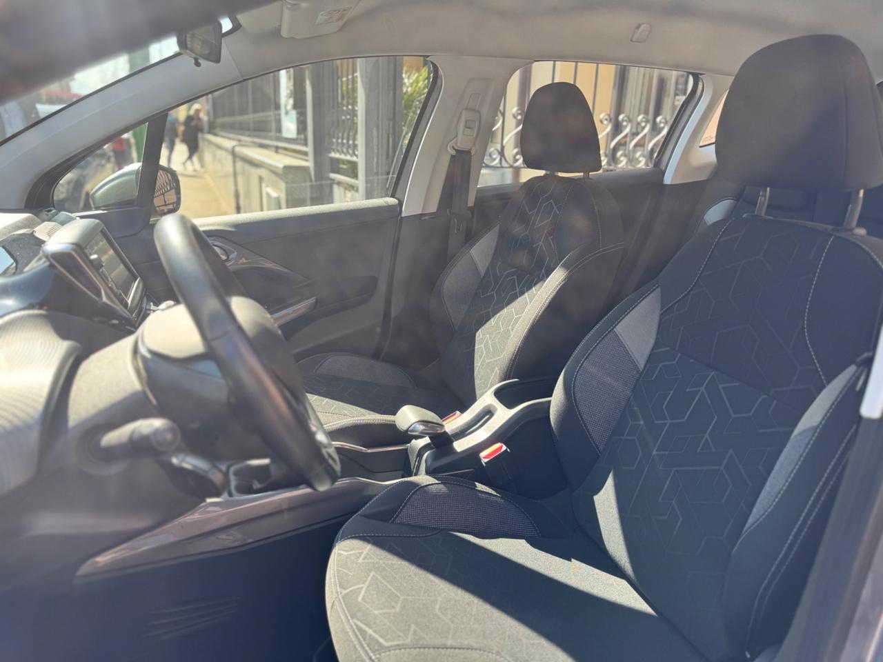 Peugeot 2008 PureTech 82 S&S Allure