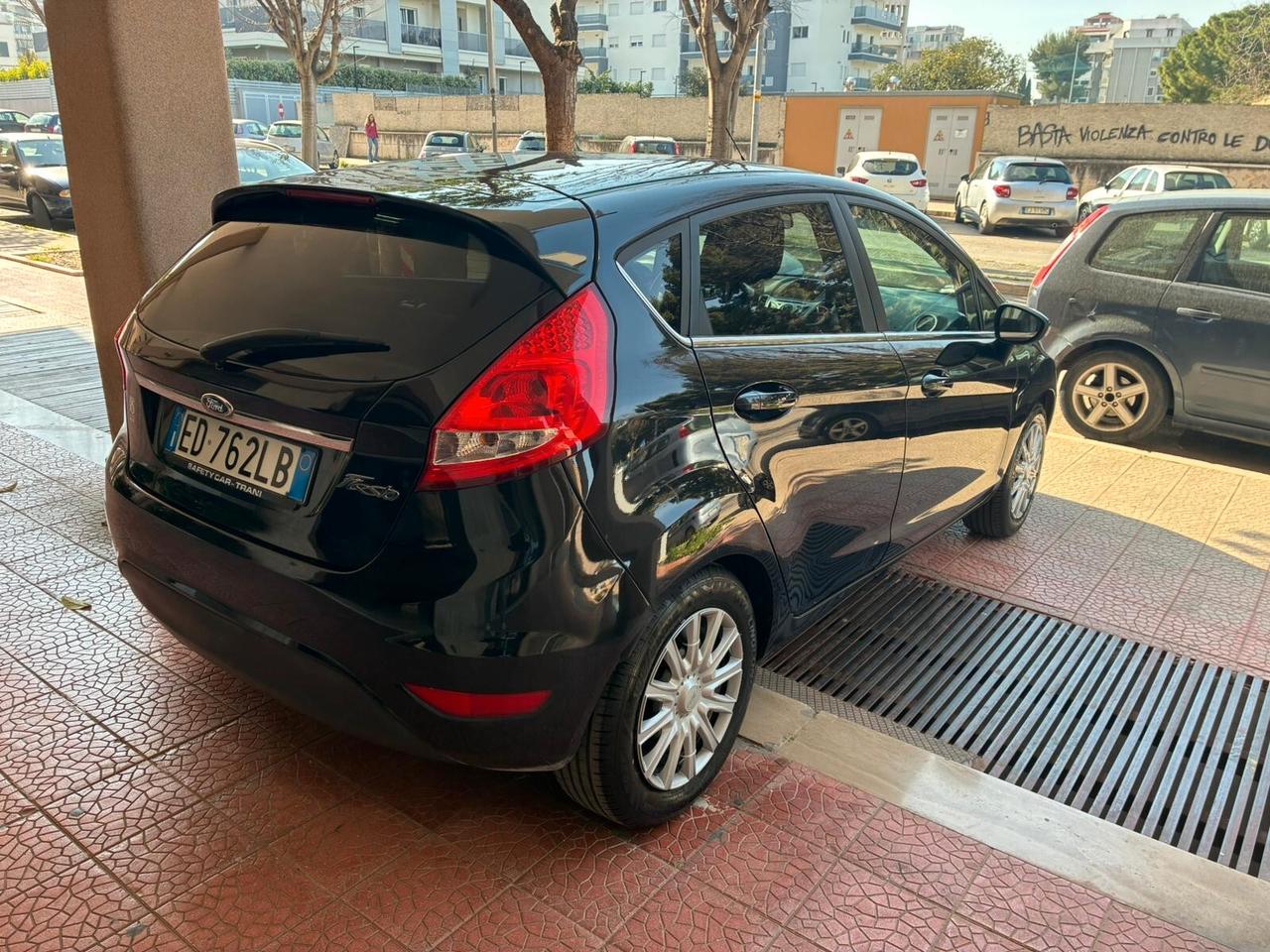 Ford Fiesta 1.2 5p perfetta-2010