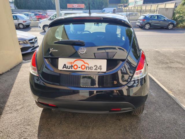 LANCIA Ypsilon 1.2 69 CV 5 porte Silver NEOPATENTATI-FINANZIABILE
