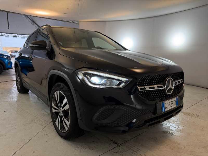 Mercedes-Benz GLA - H247 - GLA 180 d Business auto