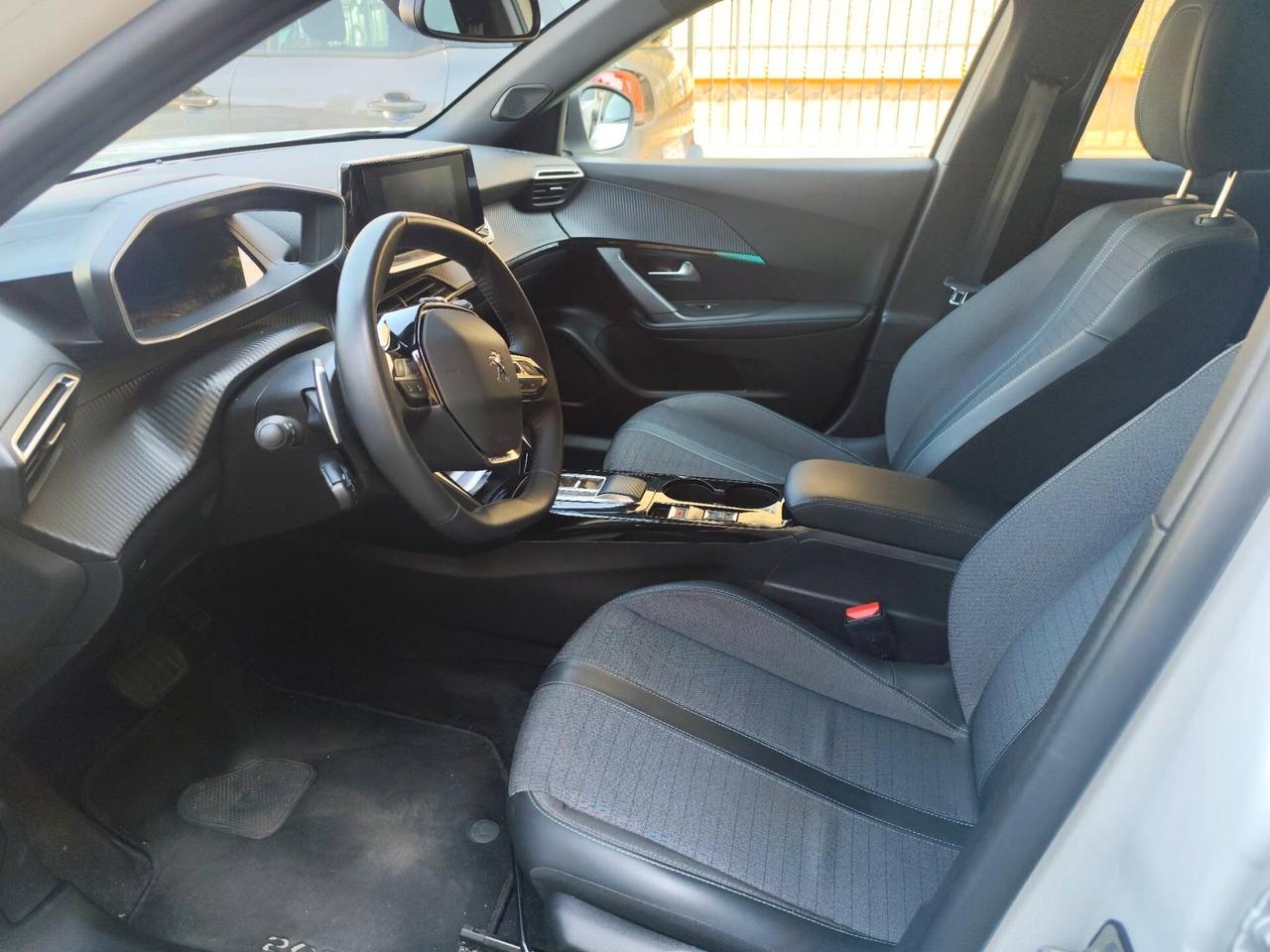 Peugeot 2008 1.5 EAT8 Allure - 2023
