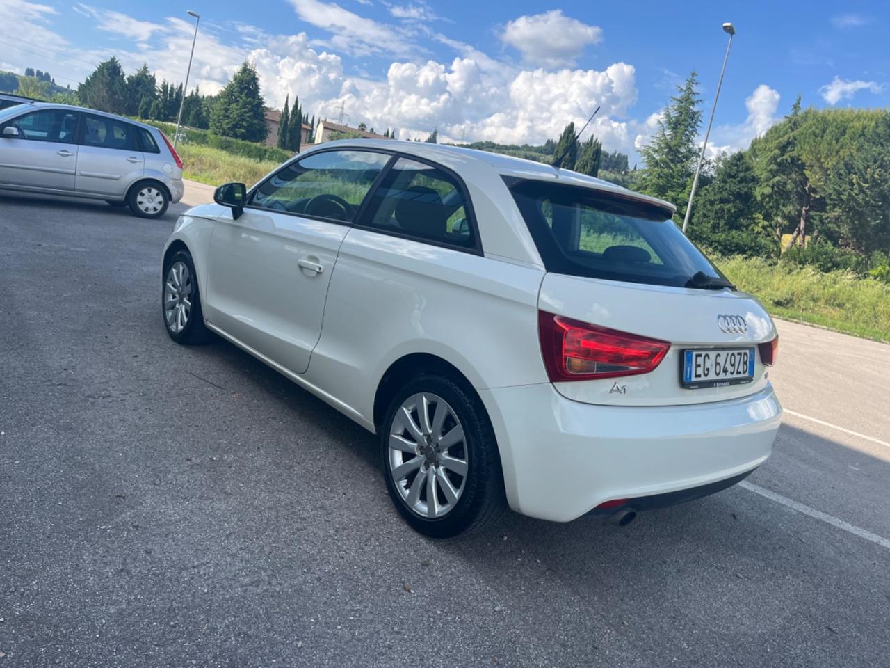 Audi A1 1.6 TDI 90 CV OK ANCHE NEOPATENTATI