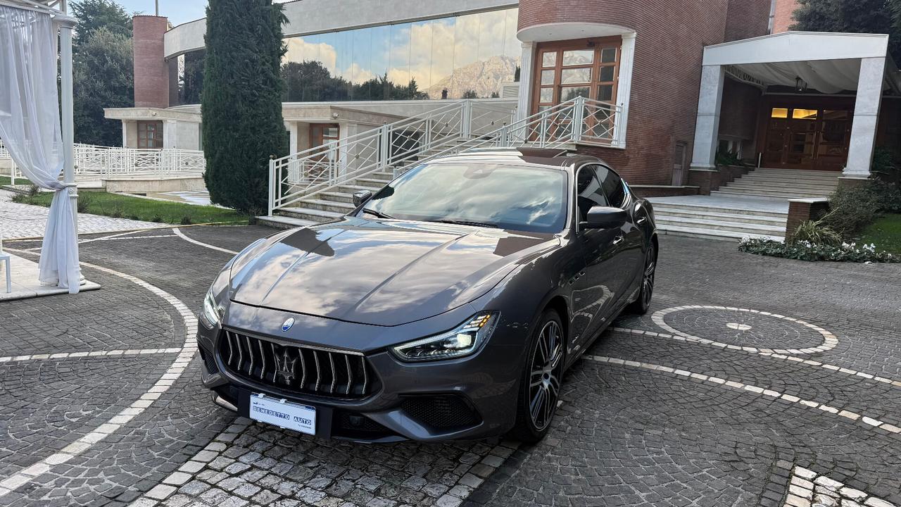 Maserati Ghibli V6 Diesel Gransport TETTO