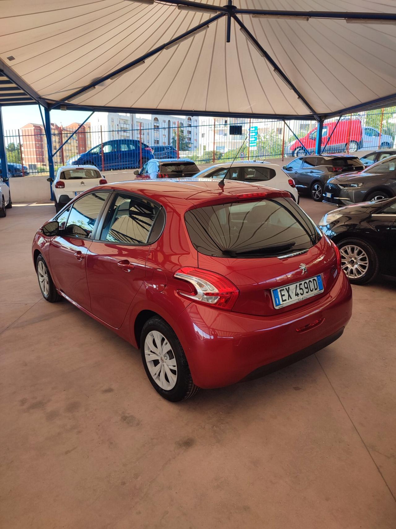 Peugeot 208 1.4 HDi 68 CV 5 porte Business