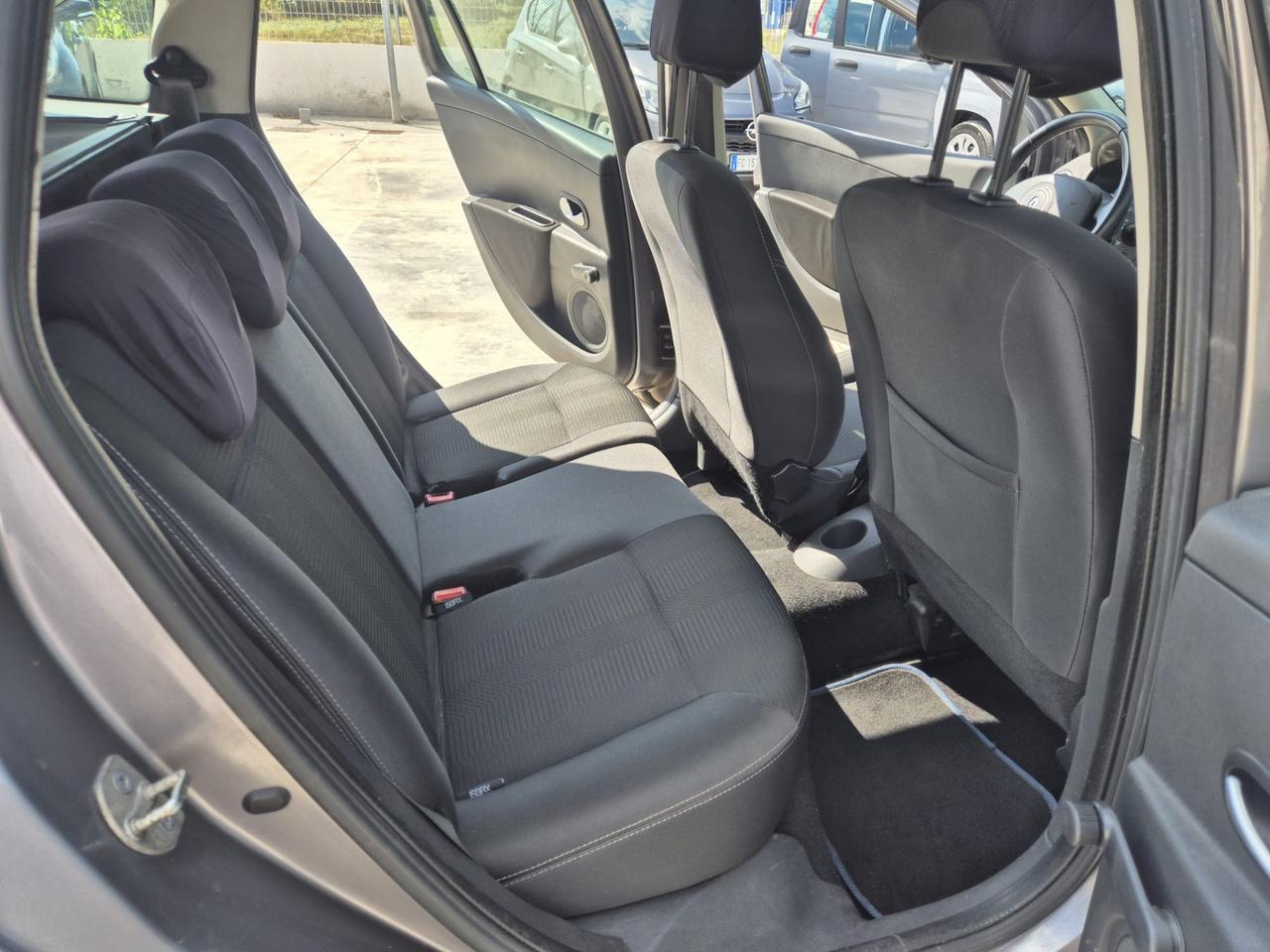 Renault Clio 1.2 16V SporTour Live!