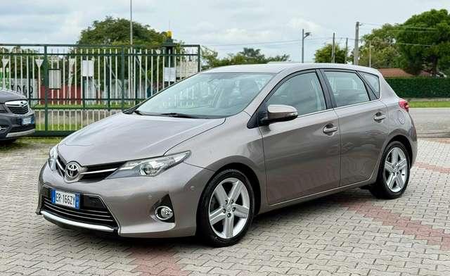 Toyota Auris 5p 2.0 d-4d Lounge