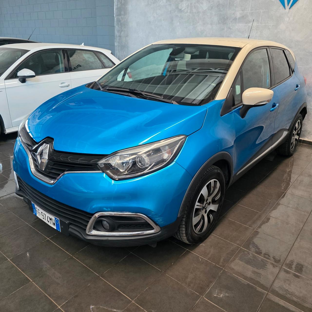 Renault CAPTUR 1.2 BENZINA AUTOMATICA FULL