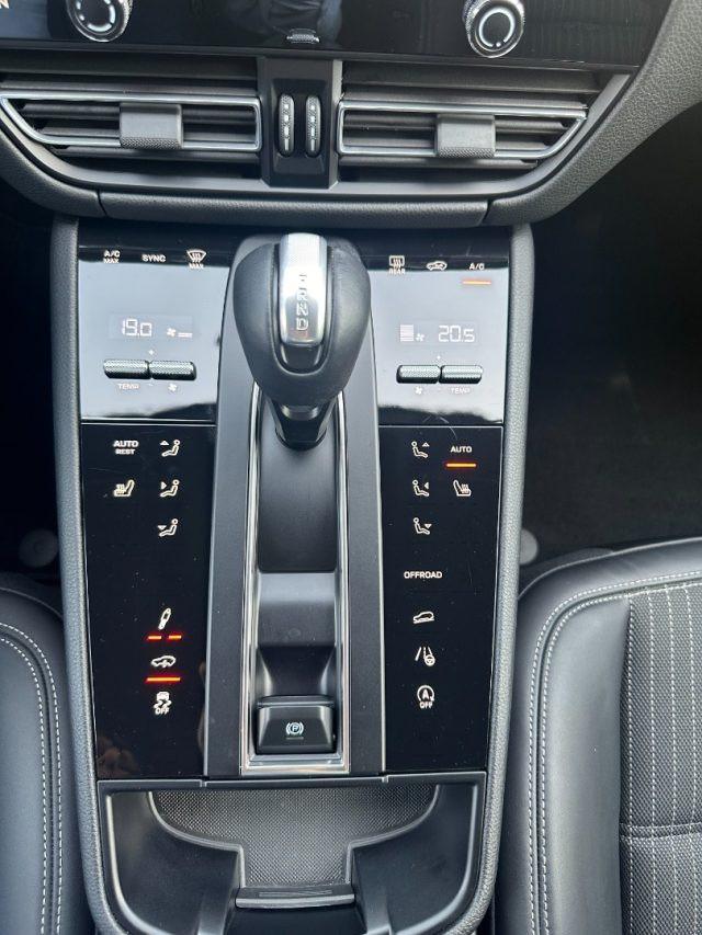 PORSCHE Macan 2.0 T