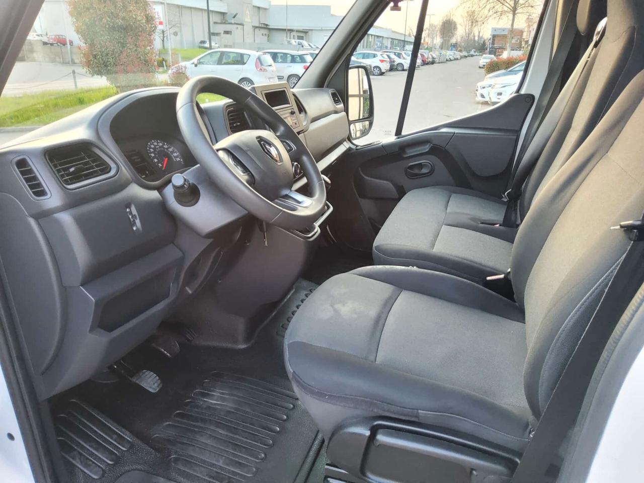 Renault Master T35 2.3 dCi 135