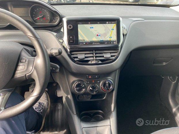 PEUGEOT 208 PureTech 82 Stop&Start 5 porte Signa