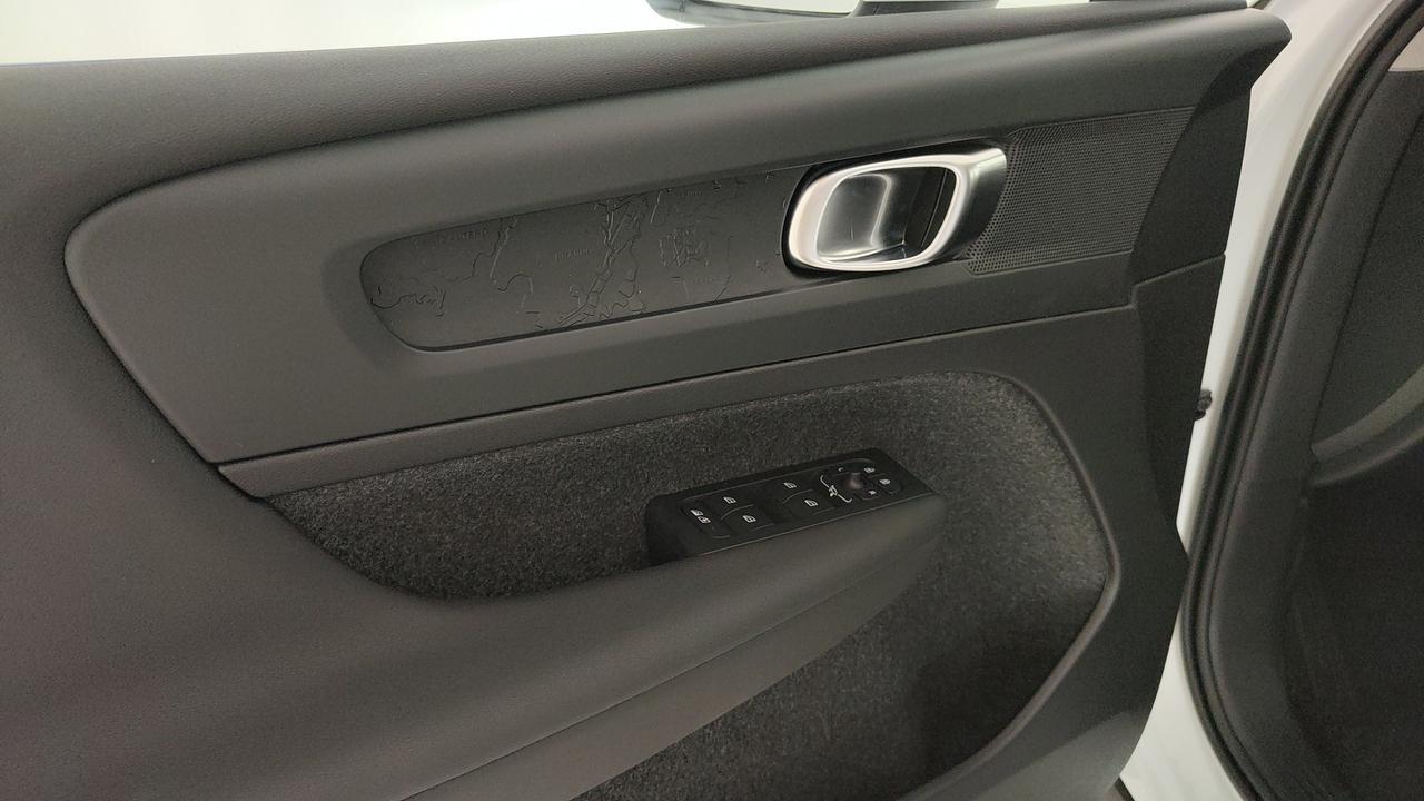 VOLVO XC40 2.0 b3 Essential auto