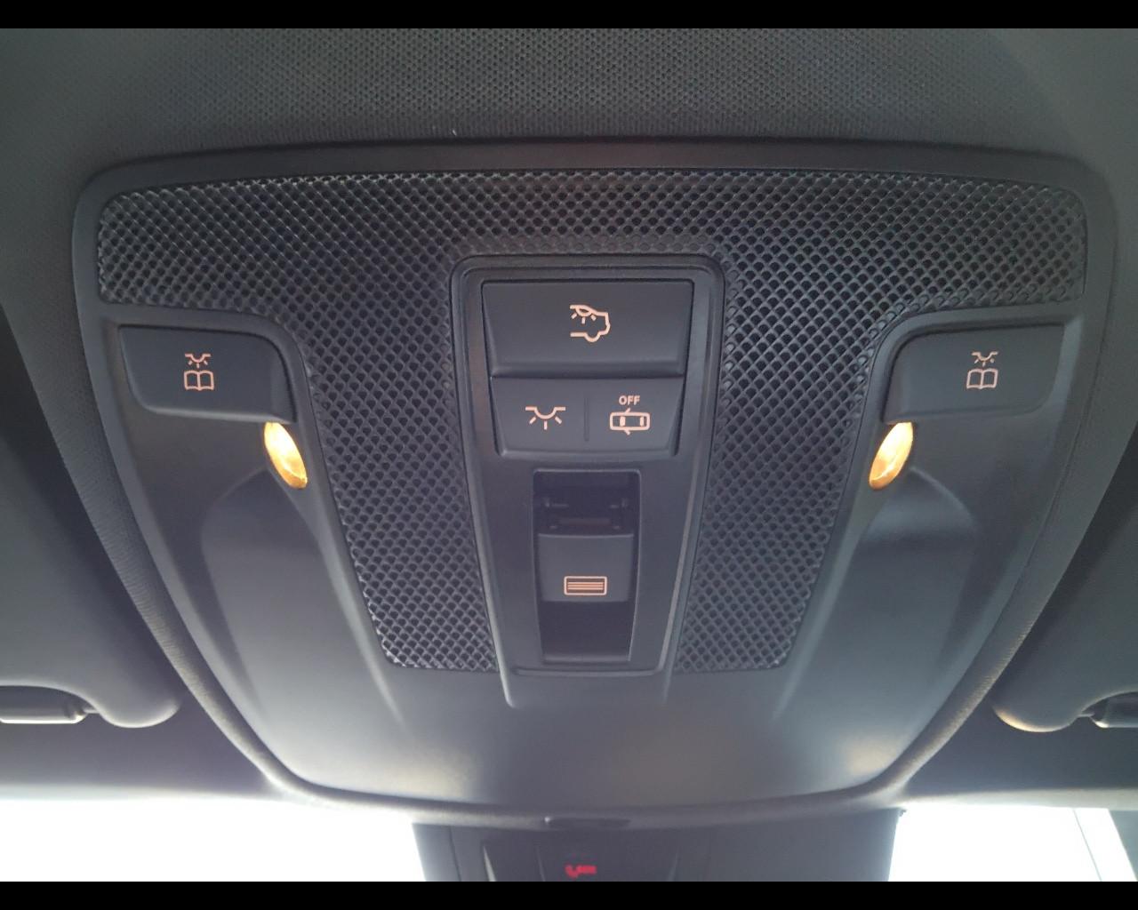 Mercedes-Benz GLA-X156 2014 - GLA 220 d Premium 4matic 177cv auto