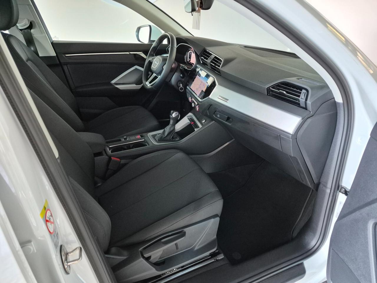 Audi Q3 SPB 2.0 TDI QUATTRO S-TRONIC LED NAVI MMI PLUS APPLE CAR PLAY/ANDROID AUTO RETROCAMERA ACC C.18 LANE ASSIST