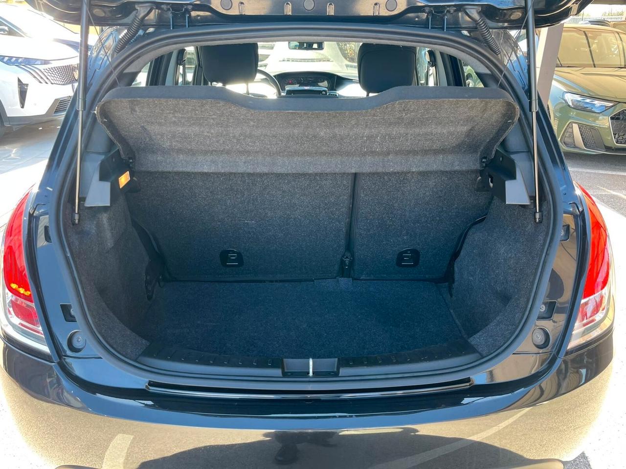 Lancia Ypsilon 1.0 FireFly 5 porte S&S Hybrid Gold