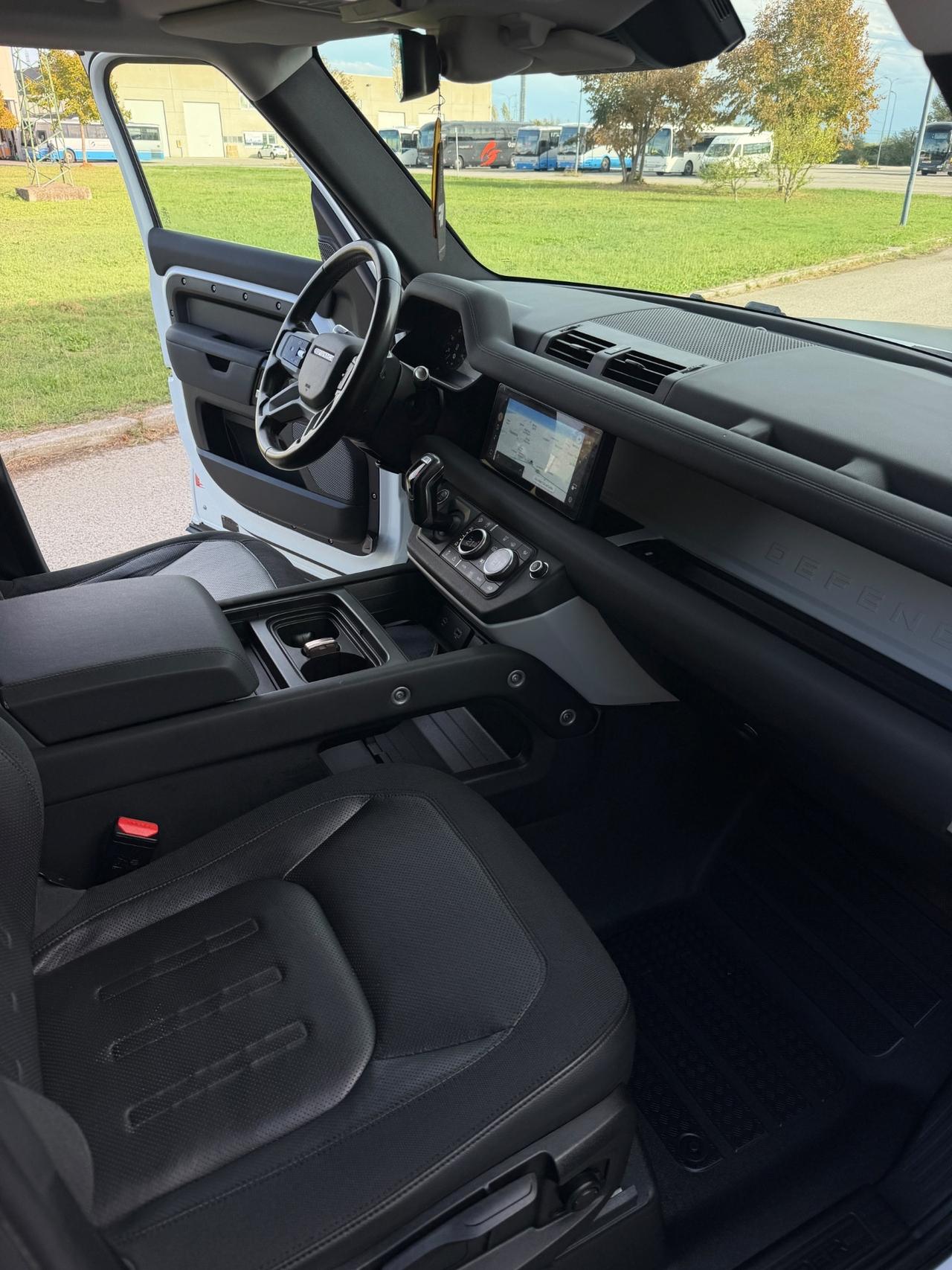Land Rover Defender 110 2.0 SD4 240CV AWD Auto 72 Yrs. WEB Edition