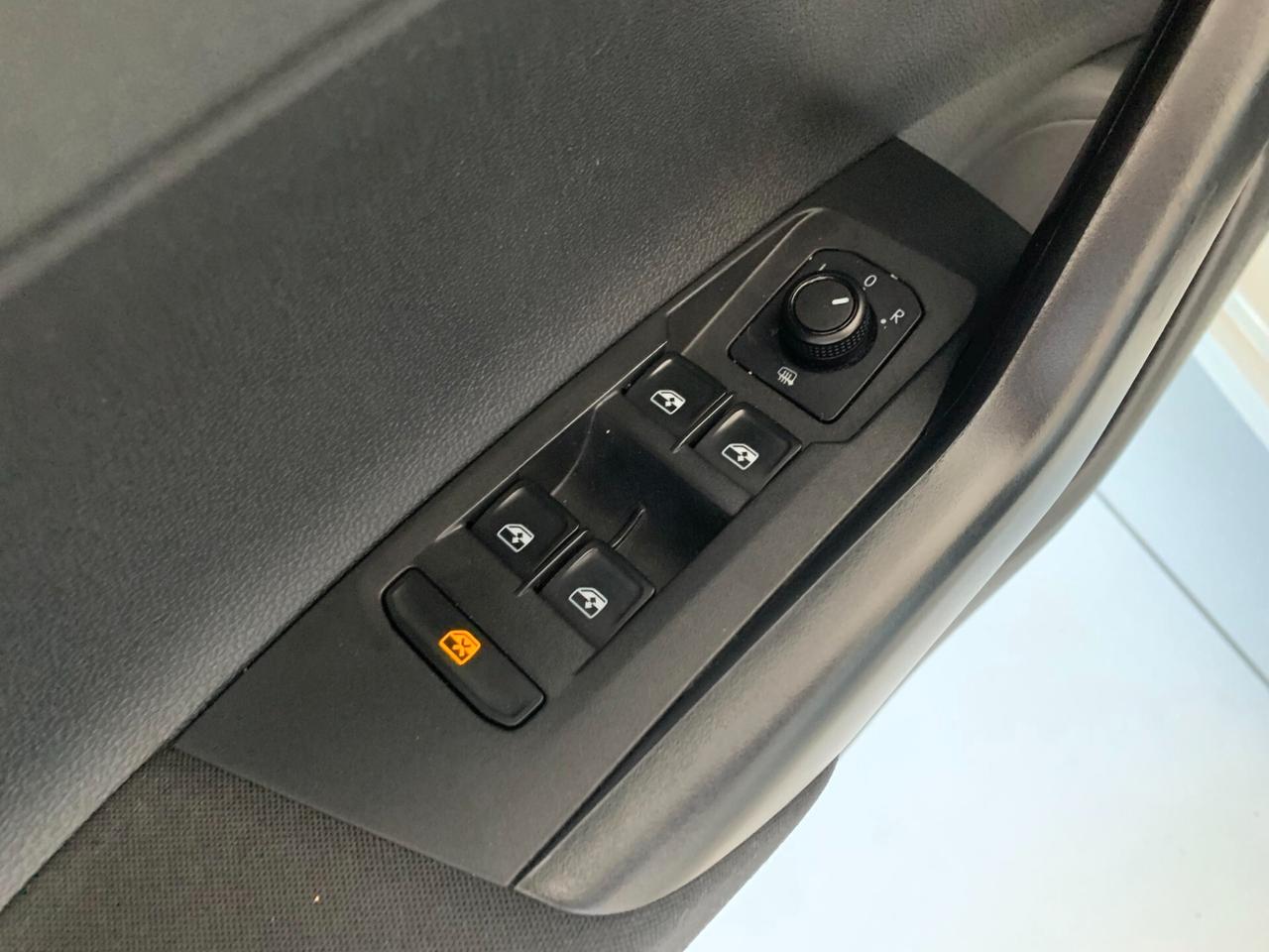 VOLKSWAGEN POLO 1.0 BENZ COMFORTLINE - OK NEOP.