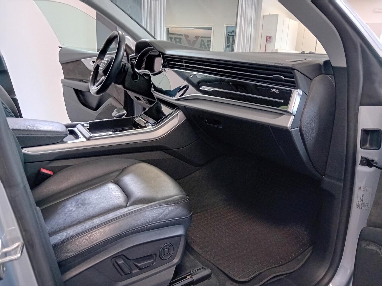 Audi Q8 RS TFSI V8 MHEV quattro tiptronic