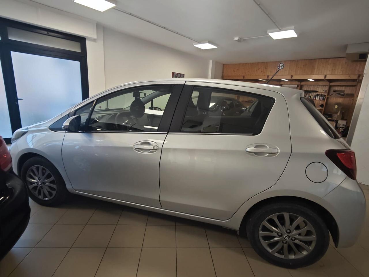 Toyota Yaris 1.5 5 porte Lounge