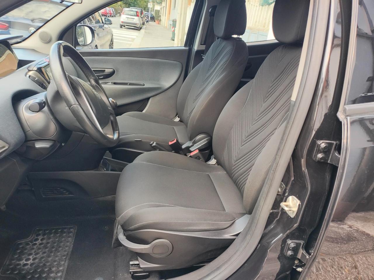 LANCIA YPSILON 1.0 HYBRID GOLD KM 22895 -2023