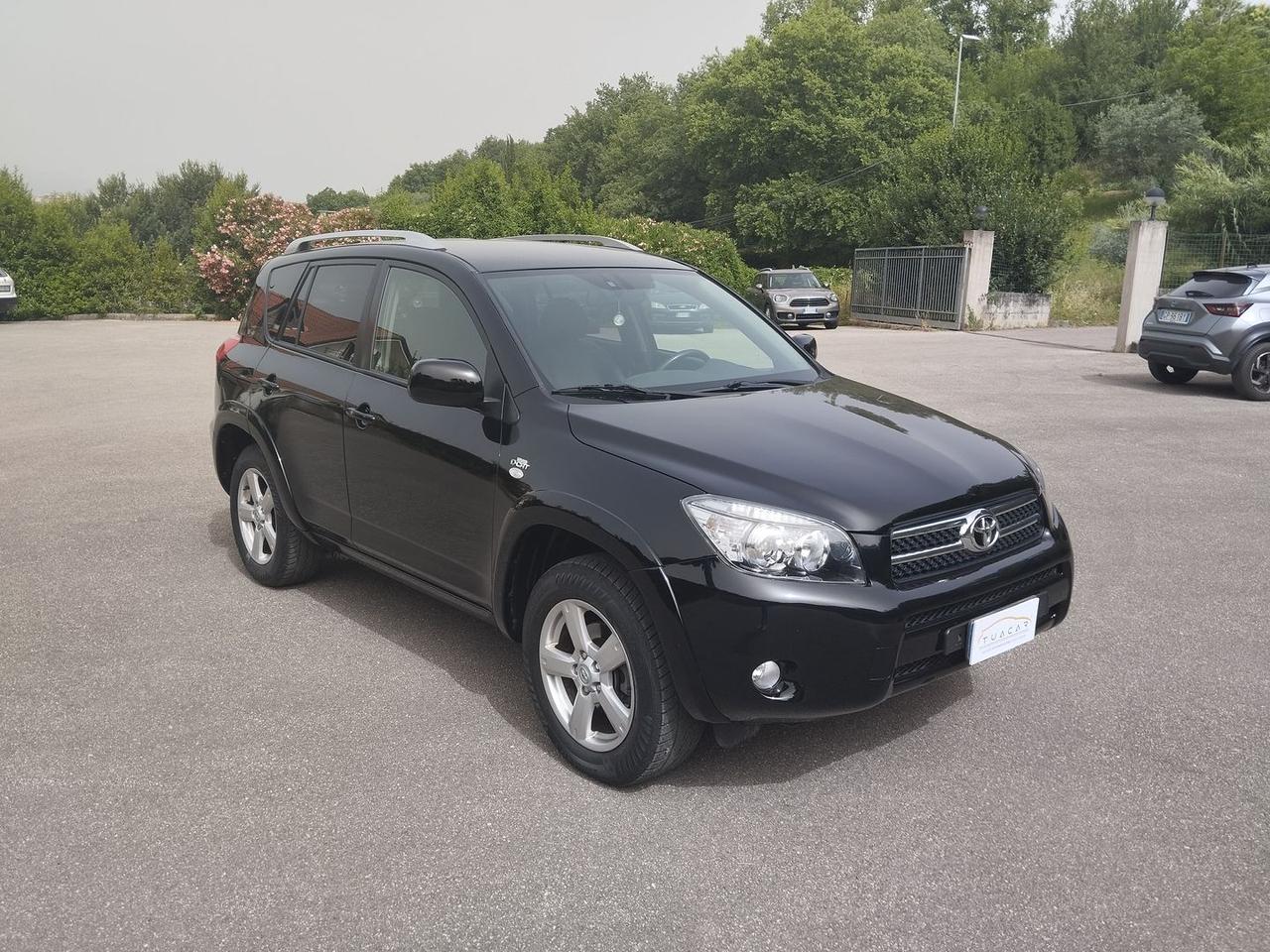 Toyota RAV 4 Luxury 2.2 D-CAT