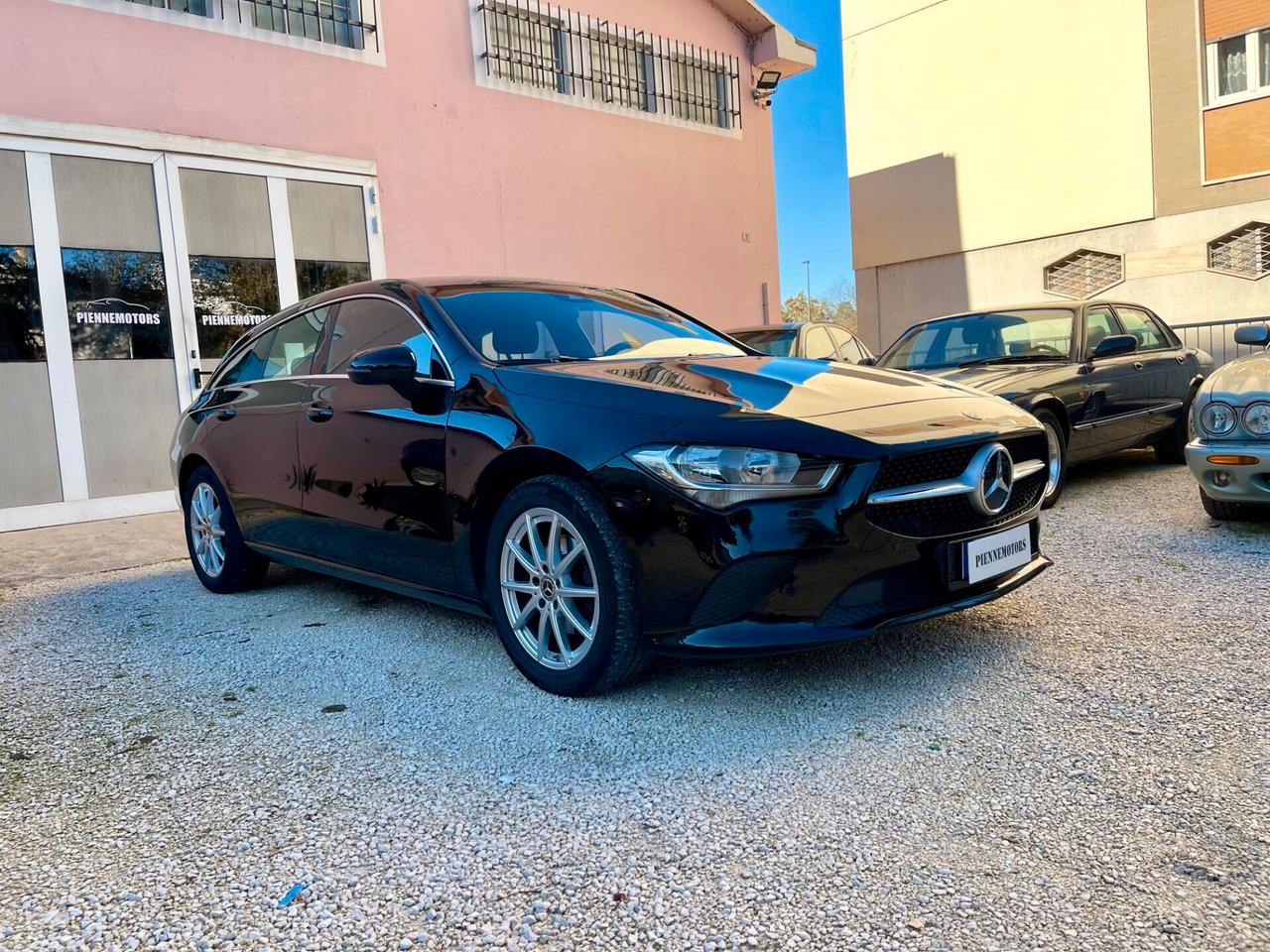 Mercedes-benz CLA 180 BENZINA Auto Shooting Brake NEOPATENTATI