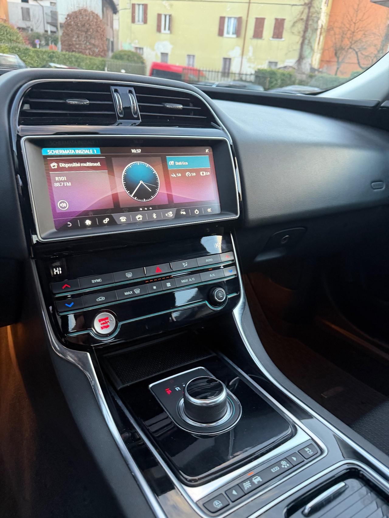 Jaguar XE 2.0 D PRESTIGE KMCERT UNICOPR FULLED