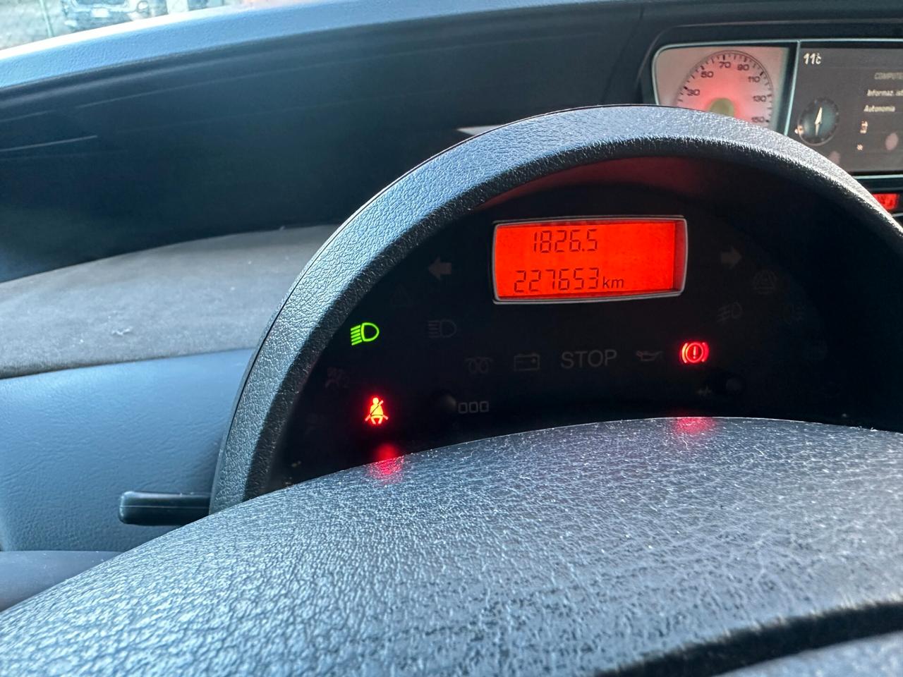 Peugeot 807 2.0 HDi 8 POSTI (12 RATE)