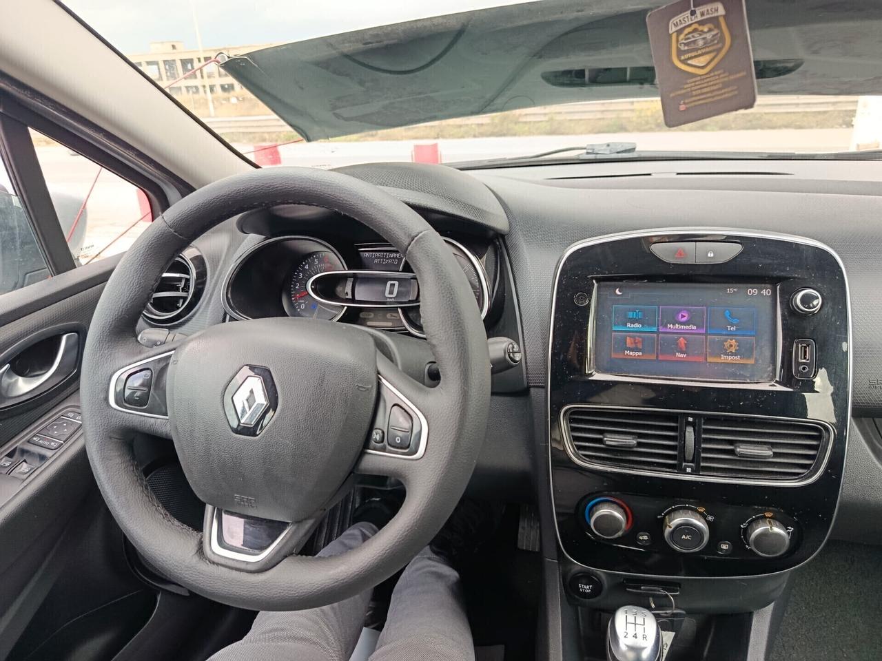Renault Clio 1.2 Gpl di serie 90CV 5 porte Business