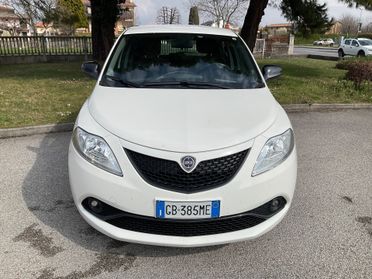 Lancia Ypsilon 1.0 FireFly 5 porte S&S Hybrid Ecochic Gold