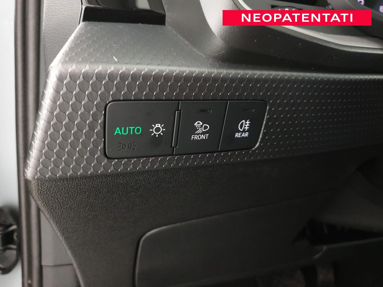 Allstreet 30TFSI 116CV S tronic Identity Contrast