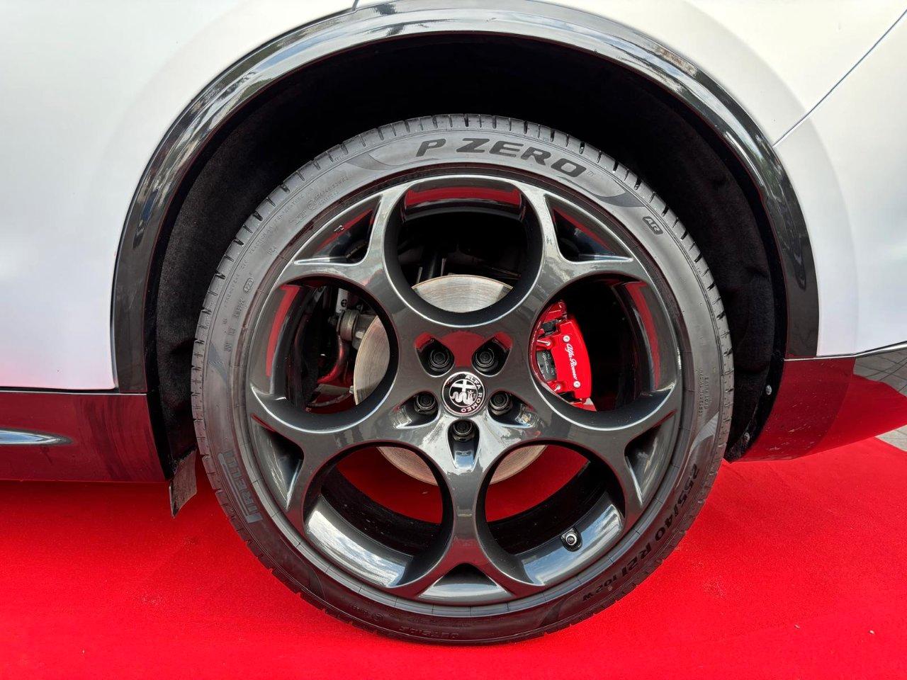 Alfa Romeo Stelvio Competizione