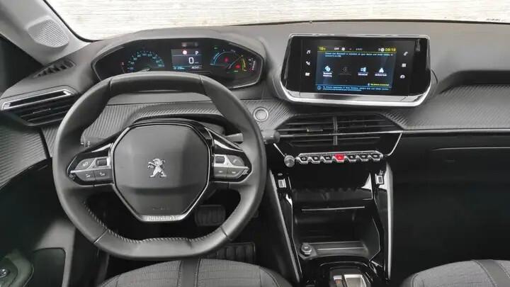 PEUGEOT 208e ALLURE 100kW