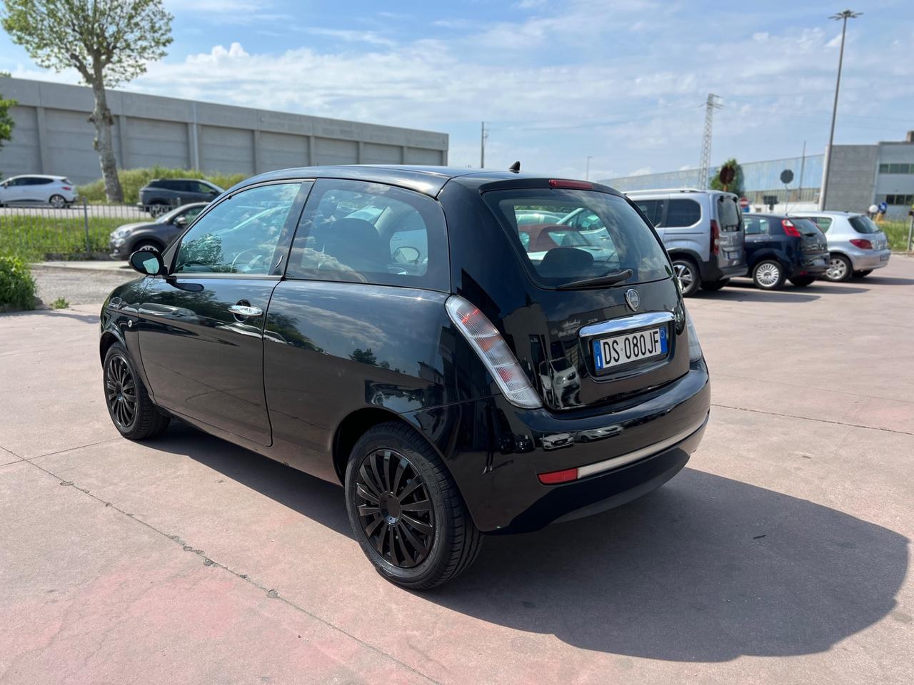 Lancia Ypsilon 1.2 Argento