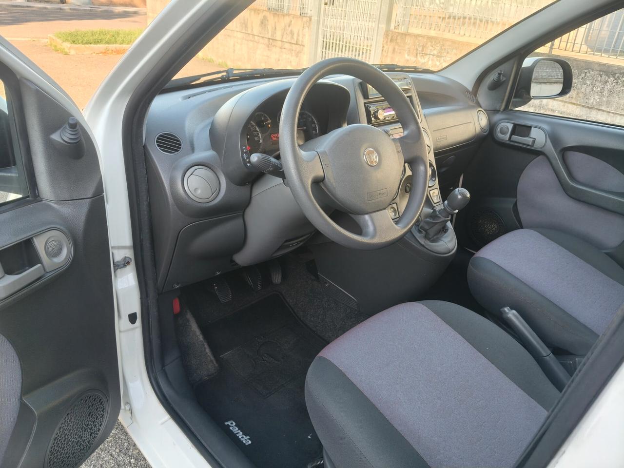 Fiat Panda 1.2 Dynamic SOLAMENTE 123.000 KM