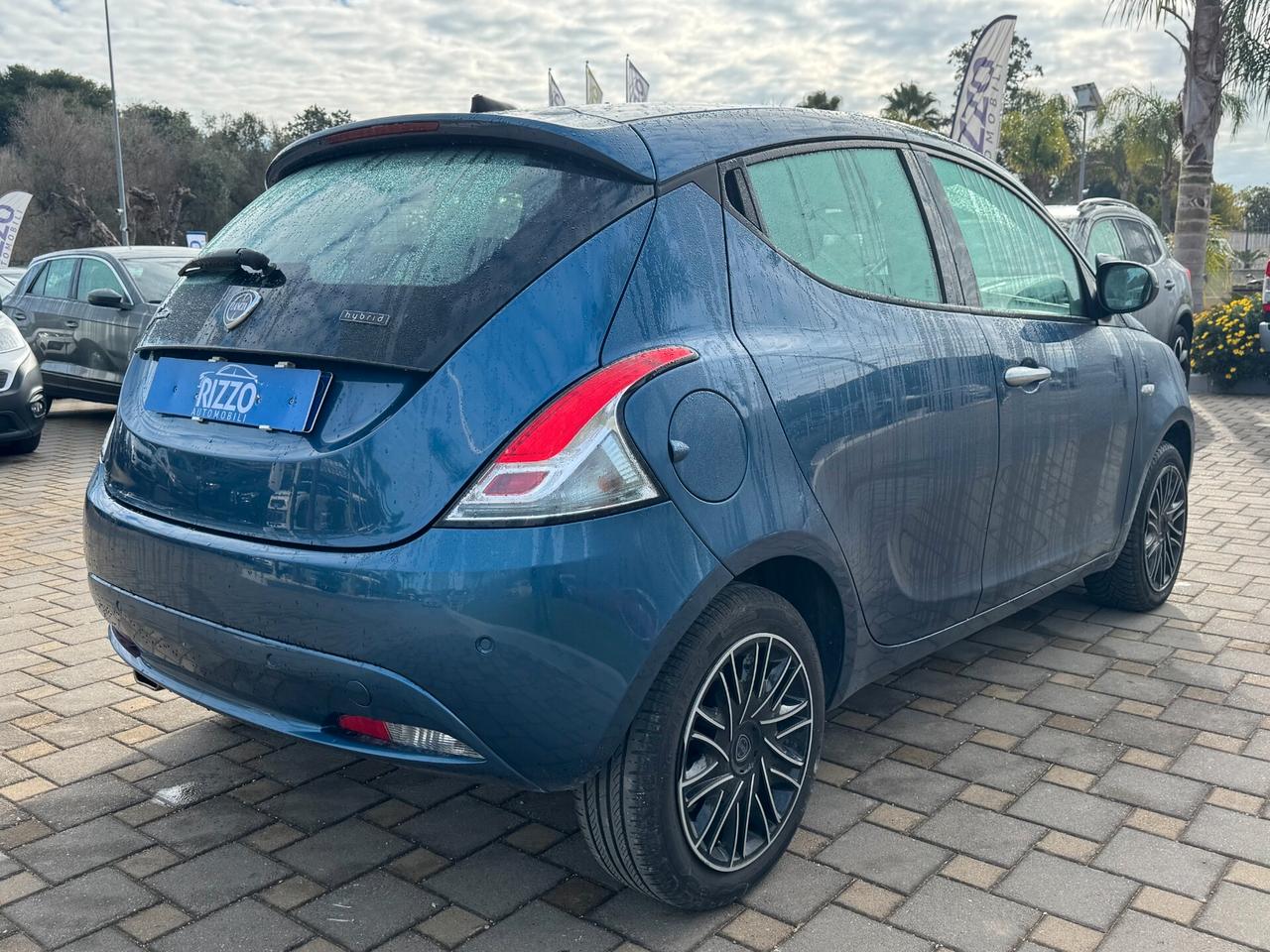 Lancia Ypsilon 1.0 FireFly 5 porte Hybryd Gold