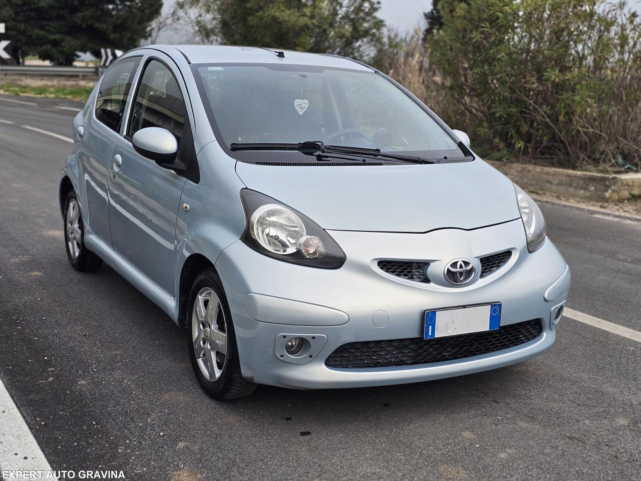 TOYOTA AYGO 1.0 BENZ 5 PORTE PER NEO PATENTATI