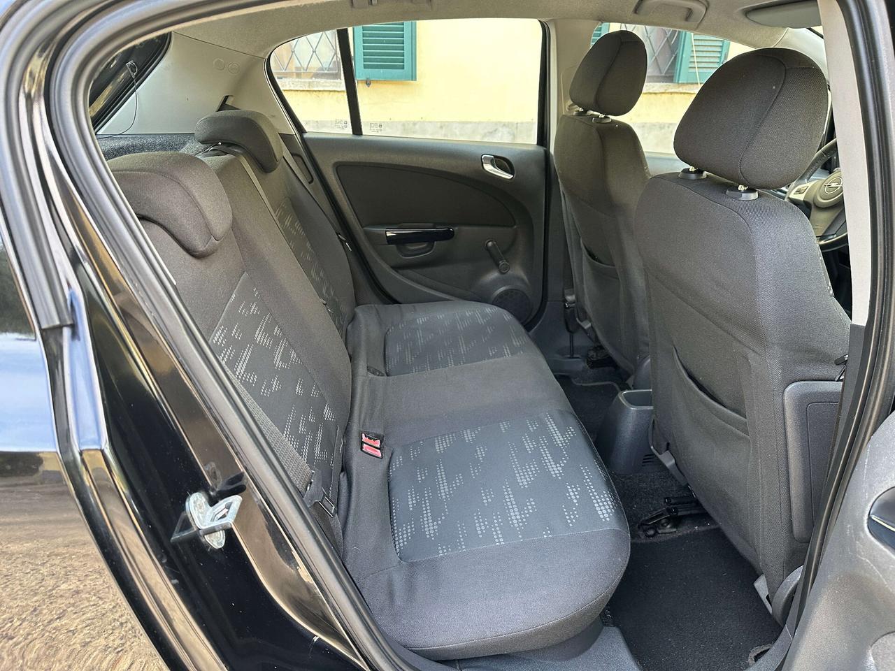 Opel Corsa 1.2 5 porte Club