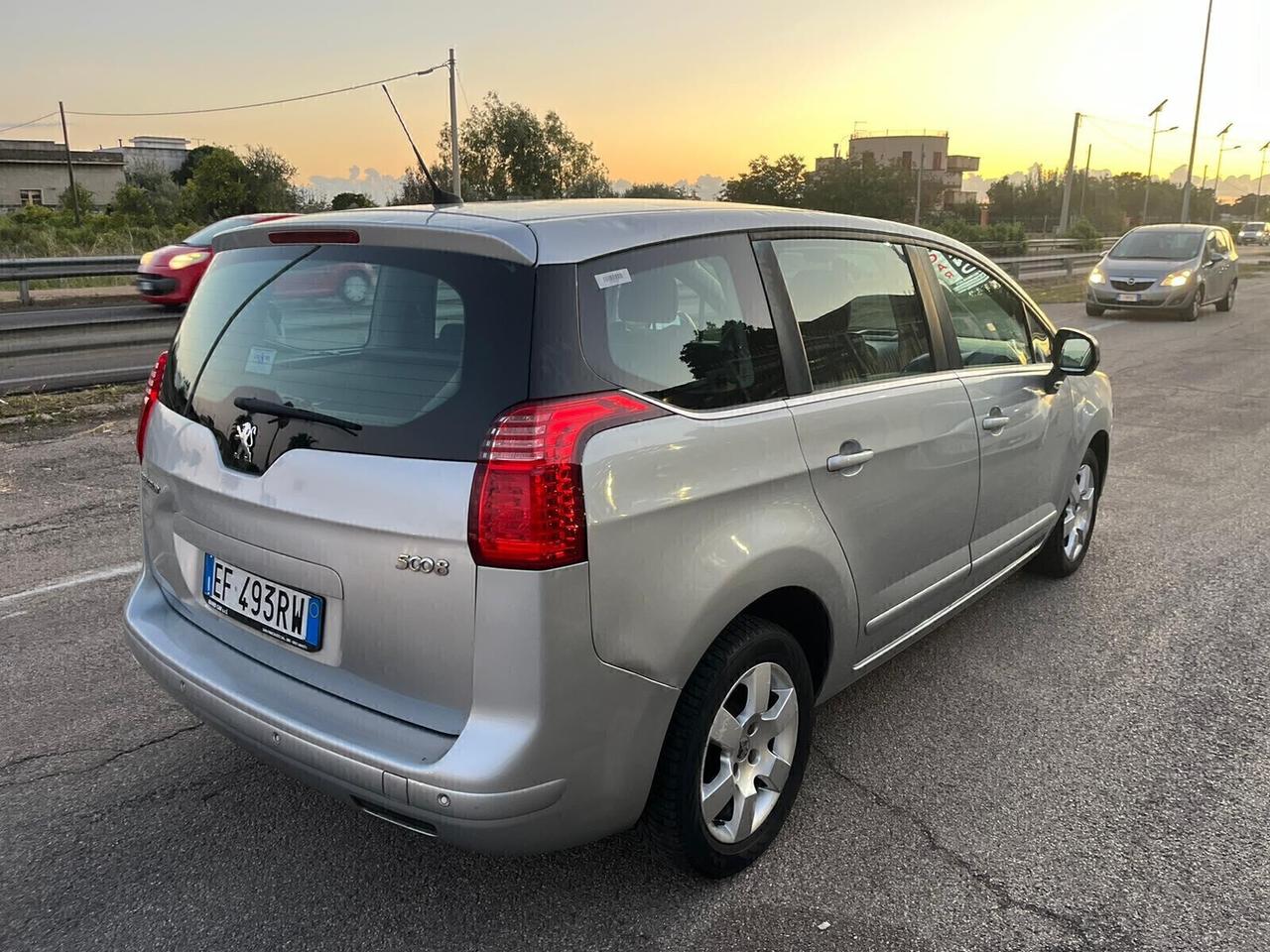 Peugeot 5008 2.0 HDi 150CV Tecno 7 posti