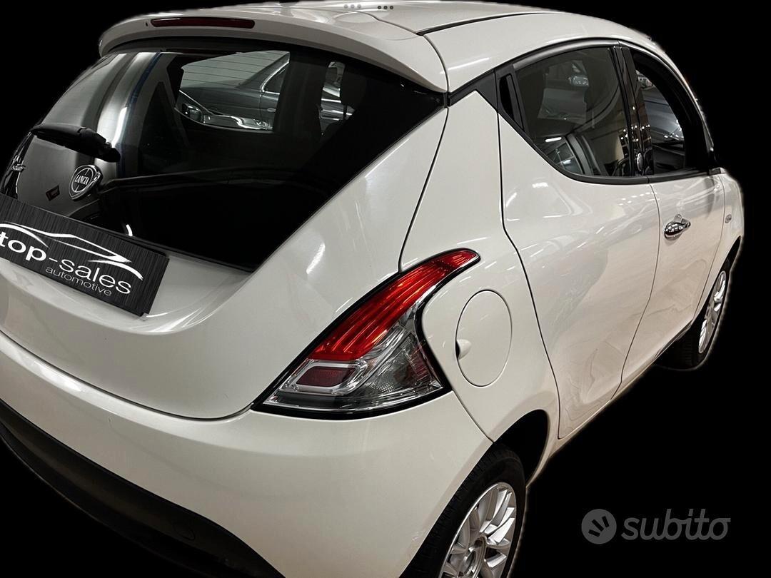 Lancia Ypsilon 0.9 TwinAir 85 CV 5 porte Metano Ecochic Gold Ok Neopatentati