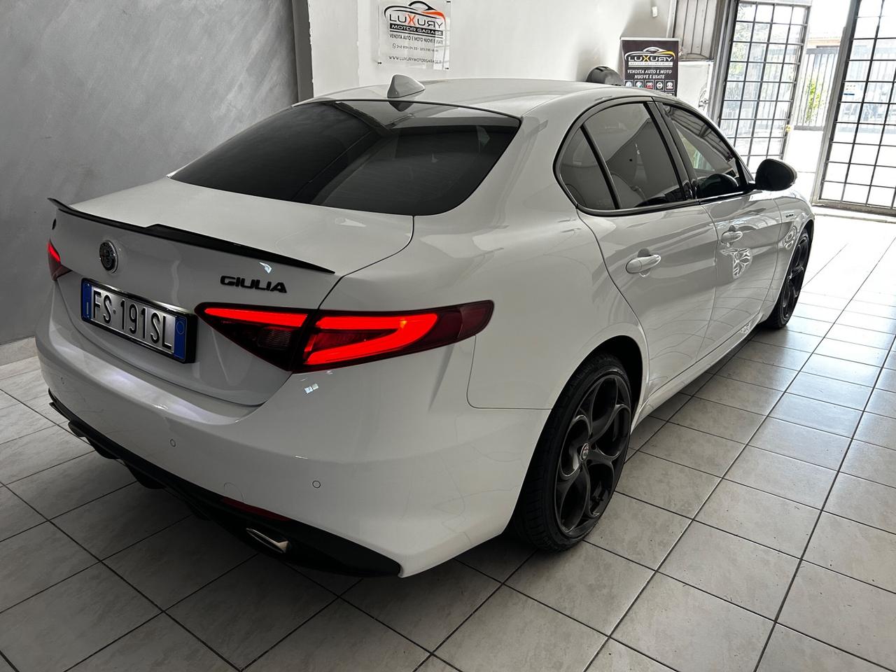 Alfa Romeo Giulia 2.2 Turbodiesel 210 CV AT8 AWD Q4 Veloce
