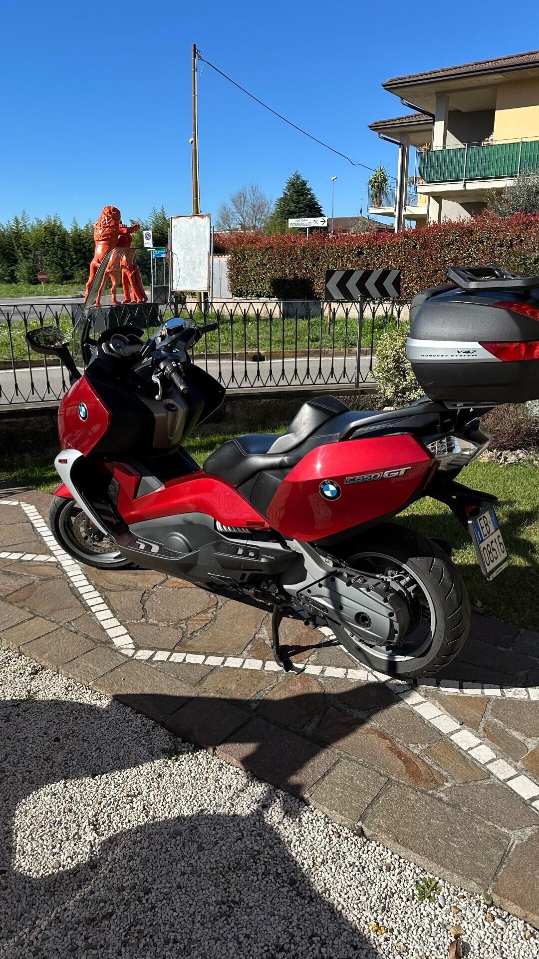 Bmw C 650 GT con bauletto