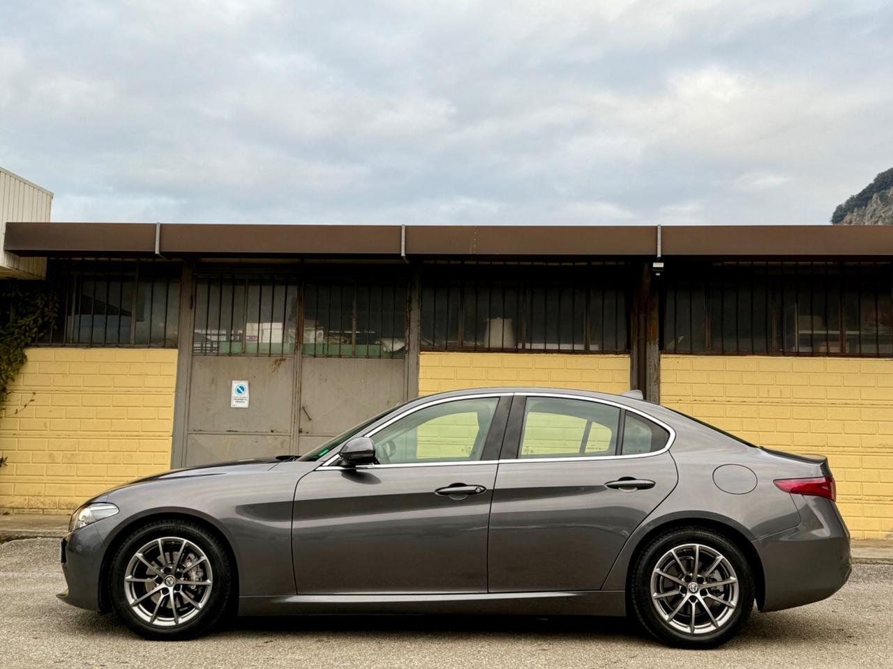 Alfa Romeo Giulia 2.2 Turbodiesel 180 CV Business Sport