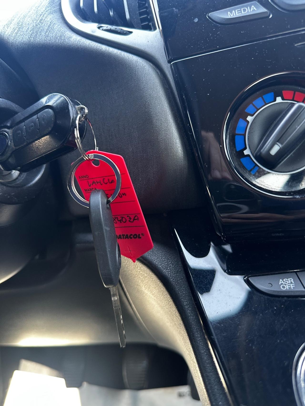 Lancia Ypsilon 0.9 TwinAir 85 CV 5 porte Metano Ecochic Gold